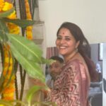 Anasuya Bharadwaj Instagram - దీపావళి శుభాకాంక్షలు 🪔✨🙏🏻 दीवाली कि शुभकामनाएँ 🪔✨🙏🏻 Happy Diwali 🪔✨🙏🏻 From Ours to yours 🙏🏻❤️ #Diwali2023 🪔✨