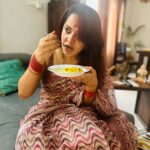 Anasuya Bharadwaj Instagram - దీపావళి శుభాకాంక్షలు 🪔✨🙏🏻 दीवाली कि शुभकामनाएँ 🪔✨🙏🏻 Happy Diwali 🪔✨🙏🏻 From Ours to yours 🙏🏻❤️ #Diwali2023 🪔✨