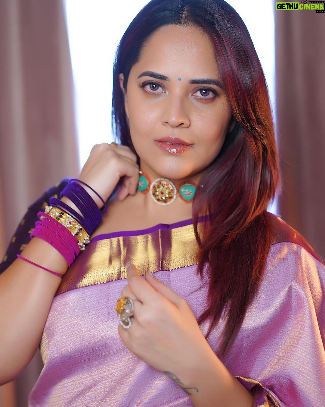 Anasuya Bharadwaj Instagram - “Perfection is overrated.. boring.. it’s the imperfections.. the vulnerabilities, the weaknesses, the human elements.. that make us who we are.. that make us real, beautiful.. necessary.” - Guy Harrison. @makeupbysiva 🤎 @telusivakrishna ❤️ @gvmall_tadepalligudem 🩷 @neelias_official 🩵 @valmikiramuphotography ✨