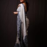 Anasuya Bharadwaj Instagram - Embraced Elegance 🦢🦋 @makeupbysiva 🩵 @telusivakrishna🩶 @karnikajewelshyd 💜 @valmikiramuphotography 🤎