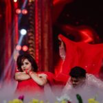 Anasuya Bharadwaj Instagram - అస్సలేంగుర్తుకురాదు నా కన్నులముందు నువ్వు ఉండగా అస్సలేంతోచదునాకు ఓ నిమిషంకూడా నిన్ను చూడక 🎶🎵 ❤️‍🔥 PS: Sorry 😣 couldn’t find the song here on Instagram to add 🙇🏻‍♀️