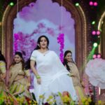 Anasuya Bharadwaj Instagram - సిరిమల్లె పువ్వా సిరిమల్లె పువ్వా చిన్నారి చిలకమ్మా నా వాడు ఎవరె నా తోడు ఎవరే ఎన్నాళ్లకోస్తాడే 🎵🎶 🌸🌼🤍