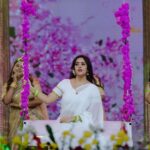 Anasuya Bharadwaj Instagram - సిరిమల్లె పువ్వా సిరిమల్లె పువ్వా చిన్నారి చిలకమ్మా నా వాడు ఎవరె నా తోడు ఎవరే ఎన్నాళ్లకోస్తాడే 🎵🎶 🌸🌼🤍