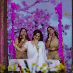 Anasuya Bharadwaj Instagram - సిరిమల్లె పువ్వా సిరిమల్లె పువ్వా చిన్నారి చిలకమ్మా నా వాడు ఎవరె నా తోడు ఎవరే ఎన్నాళ్లకోస్తాడే 🎵🎶 🌸🌼🤍