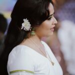 Anasuya Bharadwaj Instagram - సిరిమల్లె పువ్వా సిరిమల్లె పువ్వా చిన్నారి చిలకమ్మా నా వాడు ఎవరె నా తోడు ఎవరే ఎన్నాళ్లకోస్తాడే 🎵🎶 🌸🌼🤍