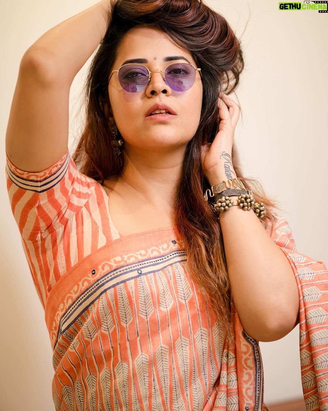 Anasuya Bharadwaj Instagram - “ Her Messy hair a visible attribute of her Stubborn spirit. As she shakes it free, she smiles knowing wild is her favourite color. “ 🐎 - J. iron word. Blouse @sreemukhi.mekala MUA @makeupbysiva HSA @telusivakrishna PC: @valmikiramuphotography