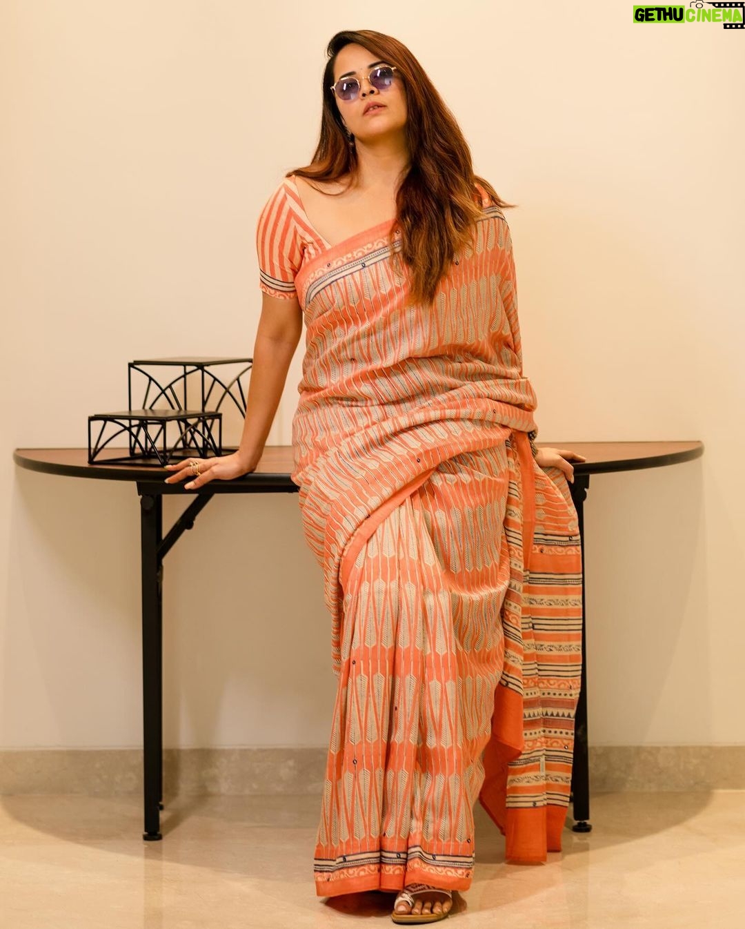 Anasuya Bharadwaj Instagram - “ Her Messy hair a visible attribute of her Stubborn spirit. As she shakes it free, she smiles knowing wild is her favourite color. “ 🐎 - J. iron word. Blouse @sreemukhi.mekala MUA @makeupbysiva HSA @telusivakrishna PC: @valmikiramuphotography