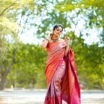 Anasuya Bharadwaj Instagram - P.S : Don’t forget to choose being happy over everything 🩷🤗 Blouse design and Styling @rishi_chowdary Blouse @ithiofficial Saree @aakrutijammalamadugu Accessories @bcos_its_silver MUA @makeupbysiva HSA @telusivakrishna PC @siva_sai_photography_kadapa Celebrity management @kalyansunkara @umediaentartainments