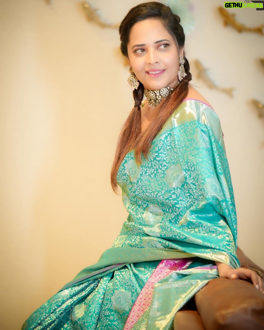 Anasuya Bharadwaj Instagram - .. But then see.. I am still a 👧🏻 at ❤️ 🫠🥰 Blouse design and Styling @rishi_chowdary Blouse @ithiofficial Saree @aakruti_shoppingmall Accessories @bcos_its_silver MUA @makeupbysiva HSA @telusivakrishna PC @delight_photography_official Celebrity management @kalyansunkara @umediaentartainments