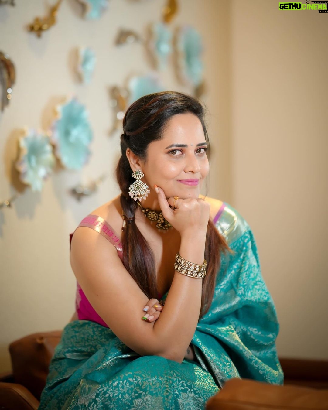 Anasuya Bharadwaj Instagram - .. But then see.. I am still a 👧🏻 at ❤️ 🫠🥰 Blouse design and Styling @rishi_chowdary Blouse @ithiofficial Saree @aakruti_shoppingmall Accessories @bcos_its_silver MUA @makeupbysiva HSA @telusivakrishna PC @delight_photography_official Celebrity management @kalyansunkara @umediaentartainments