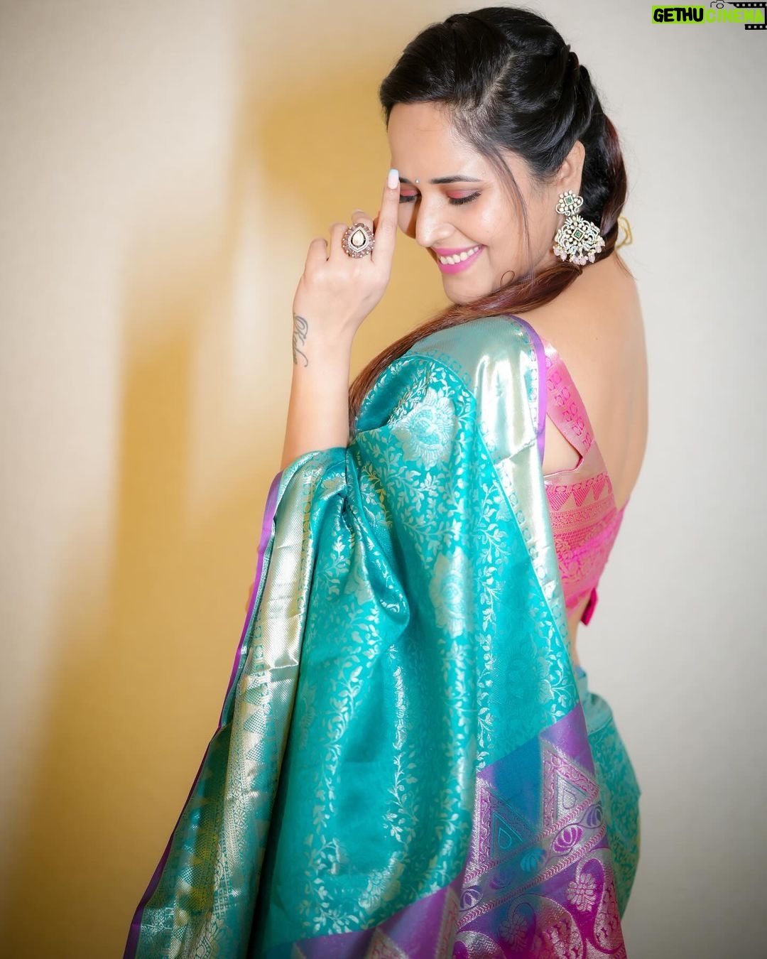 Anasuya Bharadwaj Instagram - .. But then see.. I am still a 👧🏻 at ❤️ 🫠🥰 Blouse design and Styling @rishi_chowdary Blouse @ithiofficial Saree @aakruti_shoppingmall Accessories @bcos_its_silver MUA @makeupbysiva HSA @telusivakrishna PC @delight_photography_official Celebrity management @kalyansunkara @umediaentartainments