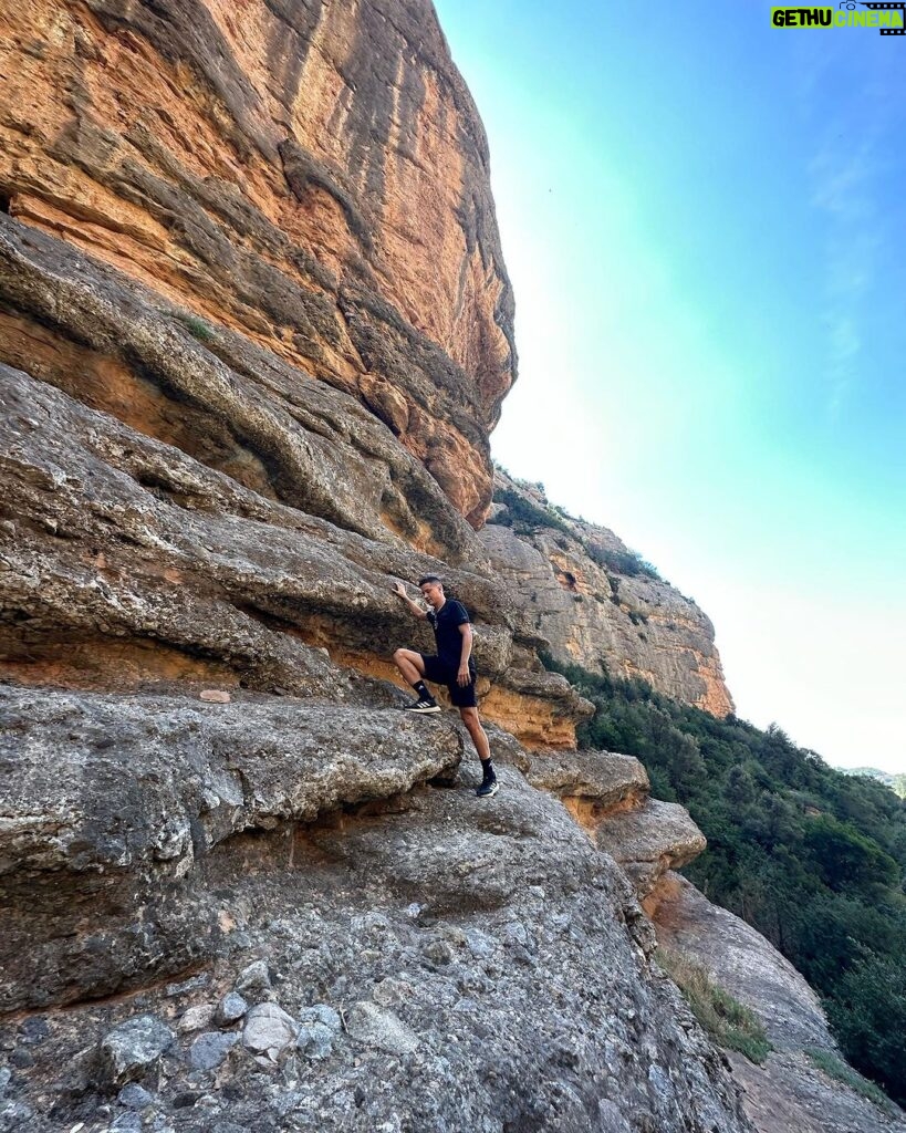 Ander Herrera Instagram - weekend off 🚶🏼🌲 🌞 Aragon, Spain