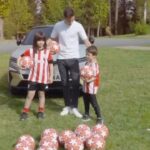 Ander Herrera Instagram - ⚽ Los ganadores del #challenge #metegolmeganeetech ya han podido demostrar su destreza y habilidad junto a @anderherrera ⚽ Descubre si han hecho buen equipo y han sido capaces de superar el #reto 😉 Zorionak bikote! 🇵🇱 #sorteo #renaultgaursa #renaulution #meganeelectriclife #grupogaursa