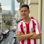 Ander Herrera Instagram - I ❤️ classic football shirts Football Planet