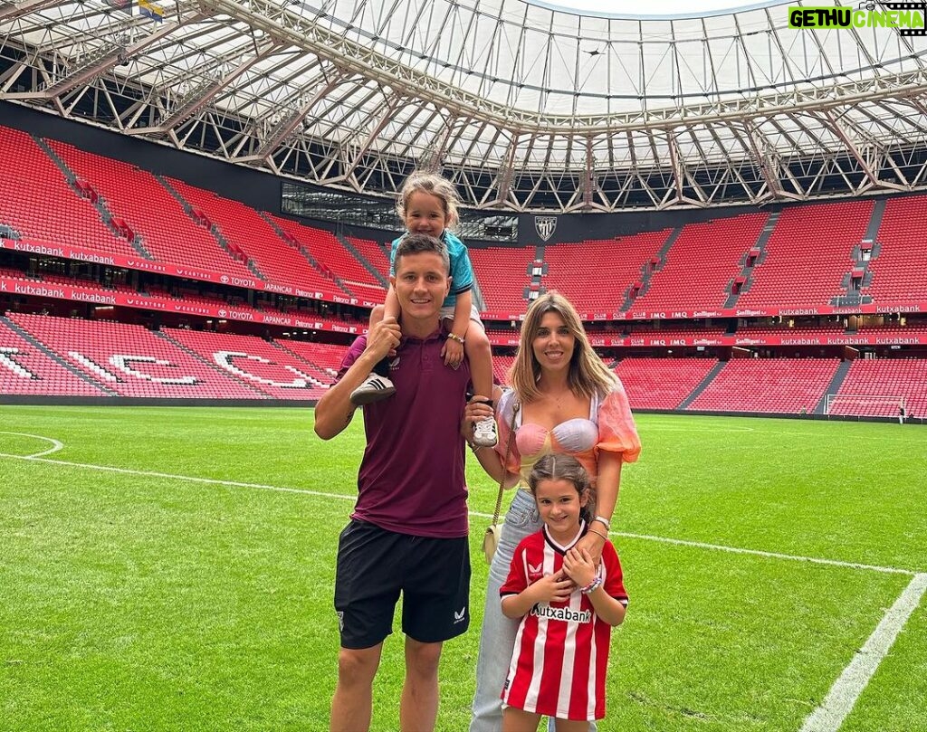 Ander Herrera Instagram - A great Saturday 😊 San Mamés Stadium