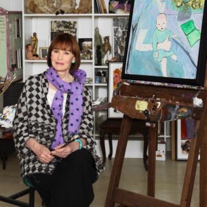 Anderson Cooper Instagram - My mom, @gloriavanderbilt, died one year ago today. 
She is alive in my heart and in the hearts of all who knew her and loved her. She had an extraordinary and indomitable spirit, grit, determination, passion, and vulnerability. She experienced great love and horrific tragedies, but she never lost her almost childlike optimism; her openness to the world around her. She chose to remain vulnerable. Others would have closed off their hearts, protected themselves. My mom wanted to see and hear and feel everything....and that is exactly what she did. Bravo, Mom, Bravo. 
@gloriavanderbiltstudio
 @gloriavanderbilt (photo credit @joshgaddy)
