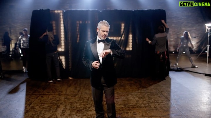 Anderson Cooper Instagram - Join @bravoandy and me live 8p-12:30am New Years Eve! #CNN #Applejacks