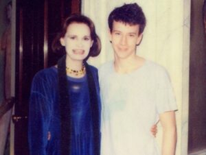 Anderson Cooper Instagram - I’ve slowly been going through boxes of photos and files. My mom kept every note, every letter she ever received. It is sad going through everything, but also brings back many amazing memories. Happy birthday mom, you will always be in my heart. @gloriavanderbilt @gloriavanderbiltstudio