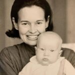 Anderson Cooper Instagram - I’ve slowly been going through boxes of photos and files. My mom kept every note, every letter she ever received. It is sad going through everything, but also brings back many amazing memories. Happy birthday mom, you will always be in my heart. @gloriavanderbilt @gloriavanderbiltstudio