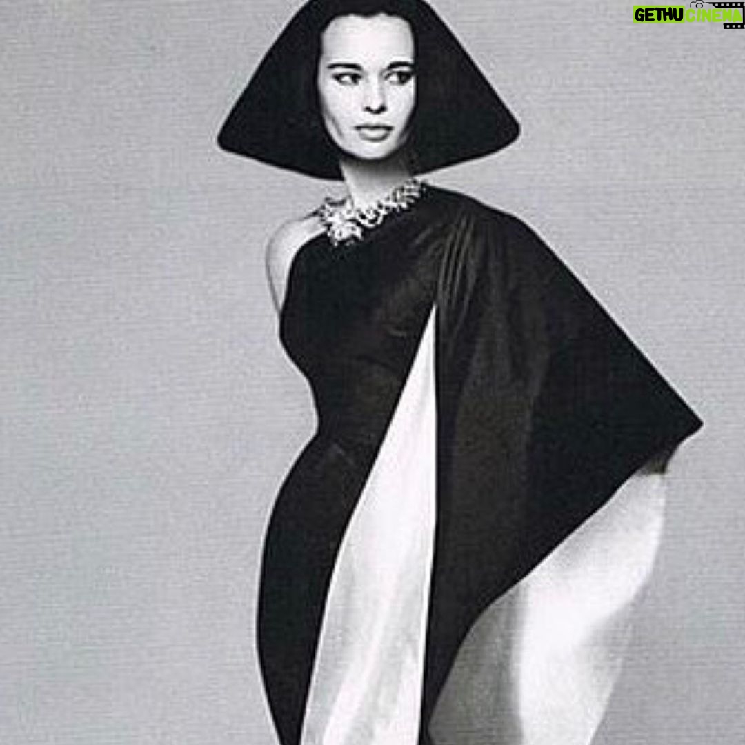 Anderson Cooper - 161K Likes - Today is my mom’s birthday. @gloriavanderbilt would have been 96. She lived life on her own terms, and there was no one else quite like her. What a mom! What a woman! What a life! @gloriavanderbiltstudio