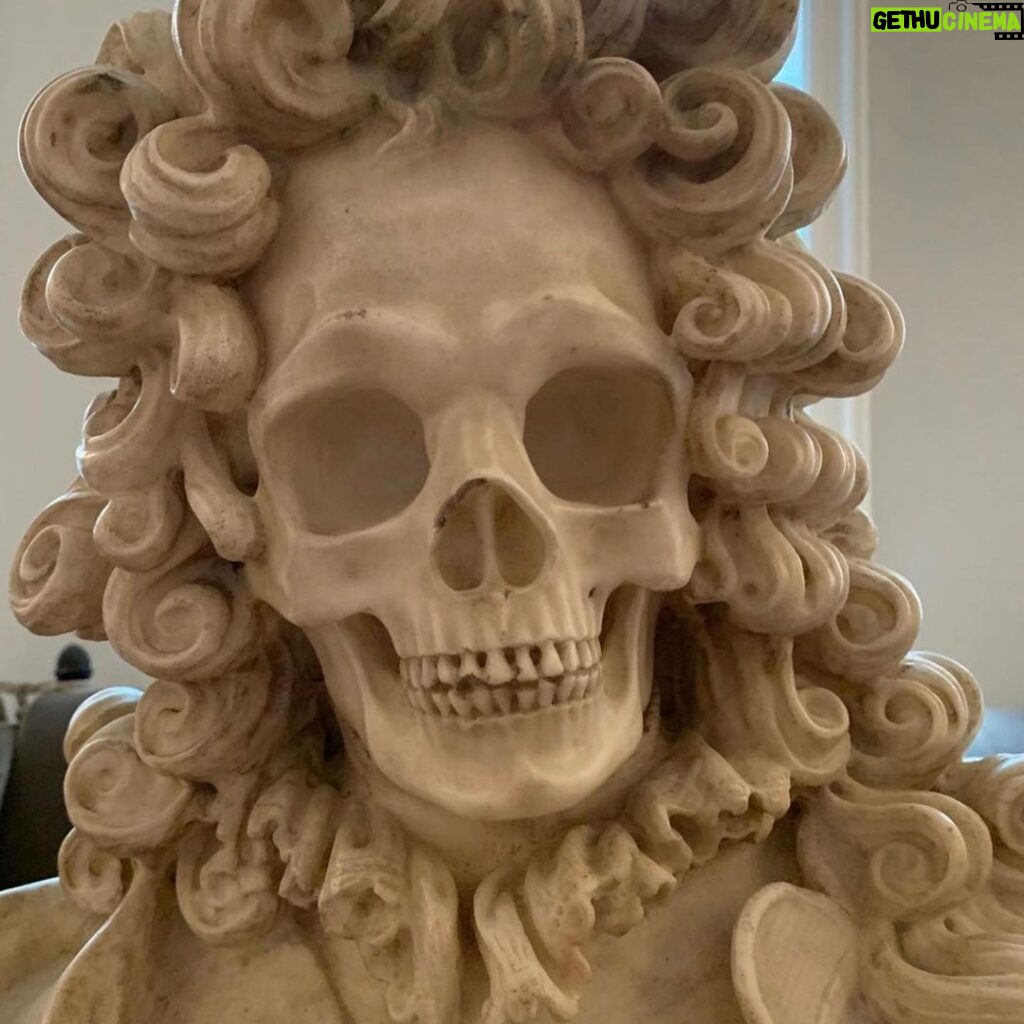 Anderson Cooper Instagram - 18th century Italian, marble, Memento Mori. "Respice post te. Hominem te memento.” @colnaghi1760