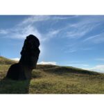 Anderson Cooper Instagram – Had an amazing trip to #EasterIsland. Tonight the story airs on @60minutes. #RapaNui.🗿🗿🗿🗿