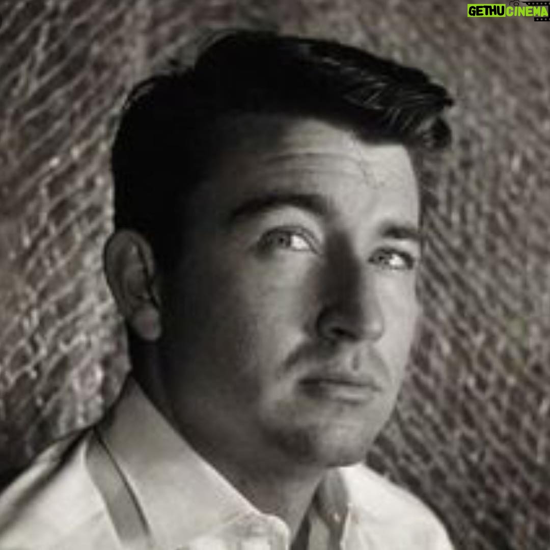 Anderson Cooper - 141K Likes - My Dad.
Wyatt Cooper.
Sept 1, 1927- Jan 5, 1978.
Still missed, and loved, everyday.