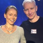 Anderson Cooper Instagram - rehearsing for tonight’s @cnnheroes with @kellyripa, who is so generous with her time and love! The @cnnheroes are so inspiring! See them tonight starting at 8pm. And thank you @ricky_martin for the shirt and for all you are doing for #PuertoRico through @rm_foundation.