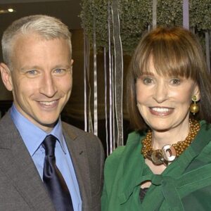 Anderson Cooper Instagram - Happy 95th Birthday to my mom, @gloriavanderbilt. Still painting everyday @gloriavanderbiltstudio. Still dreaming and creating, still believing the next great love is right around the corner. Who knows? Maybe she is right? I love you, Mom.