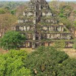 Anderson Cooper Instagram - Cambodia’s religious temples are among the most beautiful in the world. But they are also sites of major crimes. Sunday, @andersoncooper reports on Cambodia’s blood antiquities, and the U.S. museums and collectors complicit in their trade.