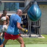 Anderson Silva Instagram - O treino não para ! 🥷🏾🥊