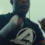 Anderson Silva Instagram - A vida é muito curta para nos preocuparmos com coisas pequenas e sem importância. Não se deixe influenciar pelo que os outros pensam, não deixe que pessoas negativas lhe coloquem para baixo. Divirta-se, faça pequenas loucuras, seja você mesmo! Ser feliz é uma escolha, não uma dádiva. Escolha ser feliz, escolha se amar, escolha ser otimista. Mantenha a sua mente positiva e ela atrairá boas pessoas e coisas boas para você.🙏🏾ótimo dia meu povo 🤗🙏🏾