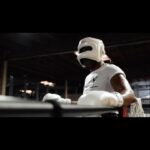 Anderson Silva Instagram - Ola meu povo 🙏🏾🙏🏾🙏🏾 Não existe, PARAR, seja qual for sua profissão, pois, se pensar em parar ou desistir, com certeza nunca vai saber quão perto chegou da vitória… Seja qual for seu objetivo na vida não desista não pare, até alcançá-lo, você está nesta jornada porque as chances de ser bem sucedido existem, e seu esforço e sua dedicação é que determina seu sucesso. Não é fácil, nunca foi e nunca será… Mas se não desistir, vai se orgulhar dos seus resultados. Siga sempre em frente, porque seguir é o que nos mantém vivos. Para alcançar a vitória, desistir não é uma opção! Siga em frente! @luiz_dorea @nicorobledo.jr @e.silvaoficial @big_serg_estrada @spiderkick @silva_mtc