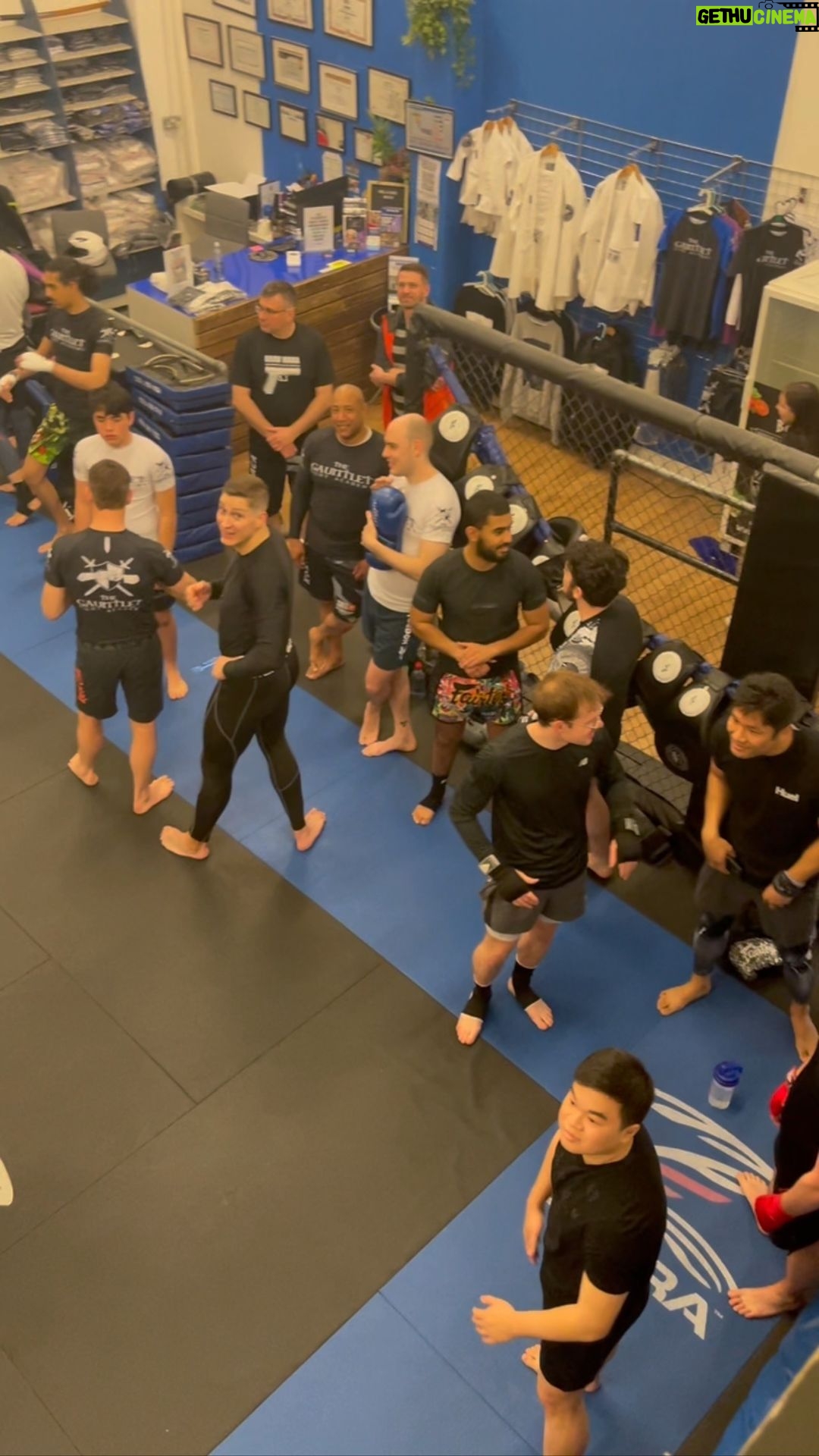 Anderson Silva Instagram - Muito obrigado meu amigo @netonunes_bjj dia incrรญvel aqui em Londres na sua Academi ๐๐พ๐๐พ๐๐พโค๏ธ