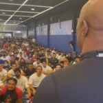 Anderson Silva Instagram - Ola meu povo passando para agradecer todos vocês hoje e sempre…❤️🙏🏾❤️🙏🏾 Poucas coisas na vida me deixam tão grato quanto poder olhar para trás e ver que valeu a pena cada esforço , cada lesão , cada treino, cada vitória, cada derrota… Mas a cima de tudo, as boas recordações que levo com muita satisfação no coração… Seguimos com amor e muita honra!!! @silva_mtc @spiderkick @killerbeesoficial @killerbeesusa