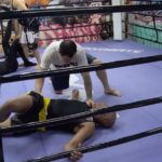 Anderson Silva Instagram - Acho que este poema se encaixa pra hoje: Então, viva sua vida de maneira que o medo da morte nunca entre em seu coração. Não incomode ninguém por causa de sua religião; respeite os outros e suas visões, e exija que respeitem as suas. Ame sua vida, aperfeiçoe sua vida, embeleze todas as coisas em sua vida. Procure alongar a sua vida a serviço do seu povo. Prepare uma nobre canção de morte para o dia quando você passar por cima da grande divisa. Sempre dê uma palavra ou sinal de saudação quando encontrar ou passar um amigo, até mesmo um estranho, quando em um lugar só. Mostre respeito a todas as pessoas e não rasteje para ninguém. Quando você se levantar de manhã dê graças pelo alimento e para a alegria de viver. Se você não vê nenhuma razão para dar graças, a culpa é apenas em si mesmo. Não Abuse de ninguém e coisa alguma, o abuso transforma os sábios para os tolos e rouba o espírito de sua visão. Quando chegar a sua hora de morrer, não seja como aqueles cujos corações são preenchidos com o medo da morte, de modo que quando a hora deles, eles chorem e rezem por um pouco mais de tempo para viverem suas vidas outra vez, de uma forma diferente. Cante sua música de morte, e morra como um herói indo para casa. @gabrielbragamma