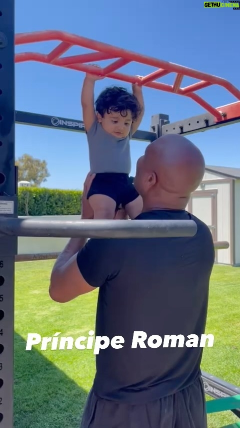 Anderson Silva Instagram - Tornamo-nos seres humanos melhores quando temos a capacidade de aprender com cada oportunidade que Deus nos dá. A cada amanhecer, a cada sorriso, a cada abraço, te amo, príncipe Roman 👑👑👑👑👑Obrigado... @gabbysiilva_ @gabrielsilvaboxing