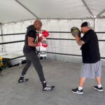 Anderson Silva Instagram - A Felicidade como Estado de Espírito A felicidade, muitas vezes, é vista como um destino a ser alcançado, um objetivo que perseguimos incansavelmente. No entanto, a verdadeira essência da felicidade reside não apenas em eventos ou conquistas específicas, mas sim em um estado de espírito que podemos cultivar em nossas vidas diárias. Beijos meu povo 🙏🏾🙏🏾🙏🏾🙏🏾 obrigado @nicorobledo.jr