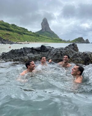 André Lamoglia Instagram - Solzinho, Noronha…
Também gostamos de chuva. ❣️