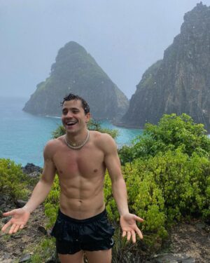 André Lamoglia Instagram - Solzinho, Noronha…
Também gostamos de chuva. ❣️