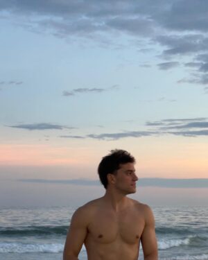 André Lamoglia Instagram - Deu tempo de um mergulho 🌊🙌🏽🇧🇷