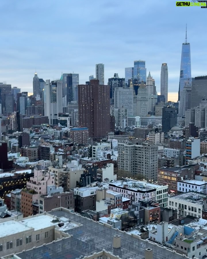 André Lamoglia Instagram - Grab your coffee and dance! NY 🌬️ New York, New York