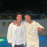 André Luiz Frambach Instagram – 2023 foi um ano cheio de aventuras acima de tudo, um ano com muitos desafios, porém, um ano com muitas conquistas e realizações: ano do meu casamento, ano de 2 filmes no cinema nacional, ano que voltei pros palcos, ano que perdi uma irma(loira), e uma filha( meguinha) ano que realmente por diversos momentos fez a gente querer rebater, provar a verdade, mas que ensinou que acima de tudo precisamos ter AMOR, companheirismo, compreensão e força! Força pra passar por tudo e permanecer unido, força pra não se importar com as mentiras e falácias e força pra conseguir seguir em frente realizando tantos sonhos!! Que 2024 seja repleto de desafios tbm, porque papai do céu só dá uma cruz pra quem consegue carregar, e levo esse 2023 com o MAIOR AMOR DO MUNDO! EU CASEEEEI ❤️❤️💥💥💥