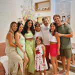 André Luiz Frambach Instagram - Quando se vive o amor, se tem amor ❤️ Um feliz e abençoado natal ✨