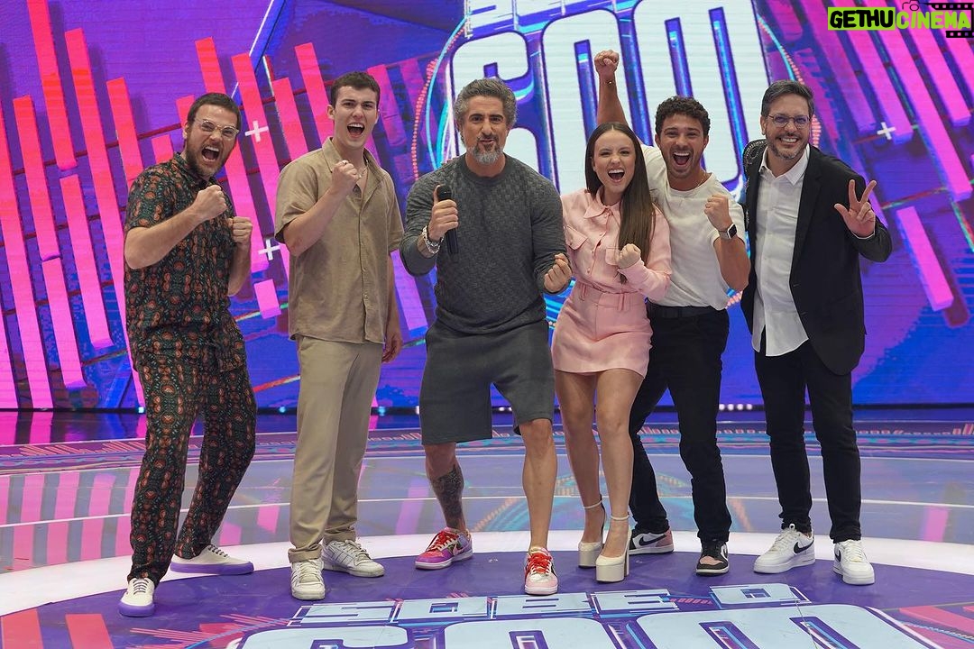 André Luiz Frambach Instagram - Boraaa que vai começar o Caldeirola jaja! Tá muito bom esse programa, e já peço desculpas com antecedência, eu não consigo me conter as vezes na empolgação ahahahah 💥💥💥