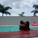 André Luiz Frambach Instagram - Mais uma dia 17 e será assim pro resto dessa vida e se Deus quiser em outras tbm! Estar do seu lado é uma aventura mas é a aventura mais linda de viver, assistir, presenciar. Você tem um jeito único de mostrar pro universo seus desejos, seus sonhos, seu amor, sua vontade de evoluir, jeito esse que faz eu te amar cada segundo mais! Pensar no futuro nunca será errado, mas viver o presente em primeiro lugar almejando o futuro talvez seja a solução pra viver a vida cada vez mais leve, como “deve”ser vivida, e a gente sabe da nossa forma fazer exatamente isso. Aprendendo, construindo, vivendo, convivendo, vamos crescendo! Obrigado por ser a mulher que é comigo, a noiva, a amiga, a companheira, parceira, e vamos dizer que até parceiro em determinados momentos hahahahahaba EU TE AMO MEU AMOR, viva sempre o nosso amor, a nossa união o nosso dia 17 mas todos os nossos dias que vivemos juntos, mesmo que esse “juntos” não sejam necessariamente de corpo, mas sempre de alma! Te amo minha vida meu sorvetinho,minha jogadora…. ❤️🍦🐠❤️