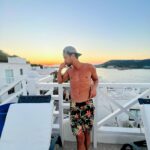 André Luiz Frambach Instagram - Mini férias com muita natureza, momentos de renovação, reconexão, amor e paz 🍃❤️. Obrigado @casamardagrecia