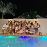 André Luiz Frambach Instagram – 2023 foi um ano cheio de aventuras acima de tudo, um ano com muitos desafios, porém, um ano com muitas conquistas e realizações: ano do meu casamento, ano de 2 filmes no cinema nacional, ano que voltei pros palcos, ano que perdi uma irma(loira), e uma filha( meguinha) ano que realmente por diversos momentos fez a gente querer rebater, provar a verdade, mas que ensinou que acima de tudo precisamos ter AMOR, companheirismo, compreensão e força! Força pra passar por tudo e permanecer unido, força pra não se importar com as mentiras e falácias e força pra conseguir seguir em frente realizando tantos sonhos!! Que 2024 seja repleto de desafios tbm, porque papai do céu só dá uma cruz pra quem consegue carregar, e levo esse 2023 com o MAIOR AMOR DO MUNDO! EU CASEEEEI ❤️❤️💥💥💥
