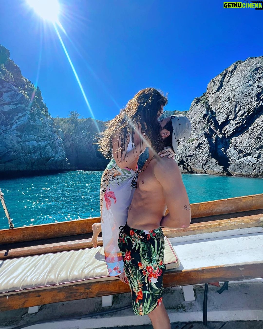 André Luiz Frambach Instagram - Se precisar eu posso renascer mil vezes Pra te ver amor Amor da minha vida Amor das minhas vidas, meu amor. ❤️🎵