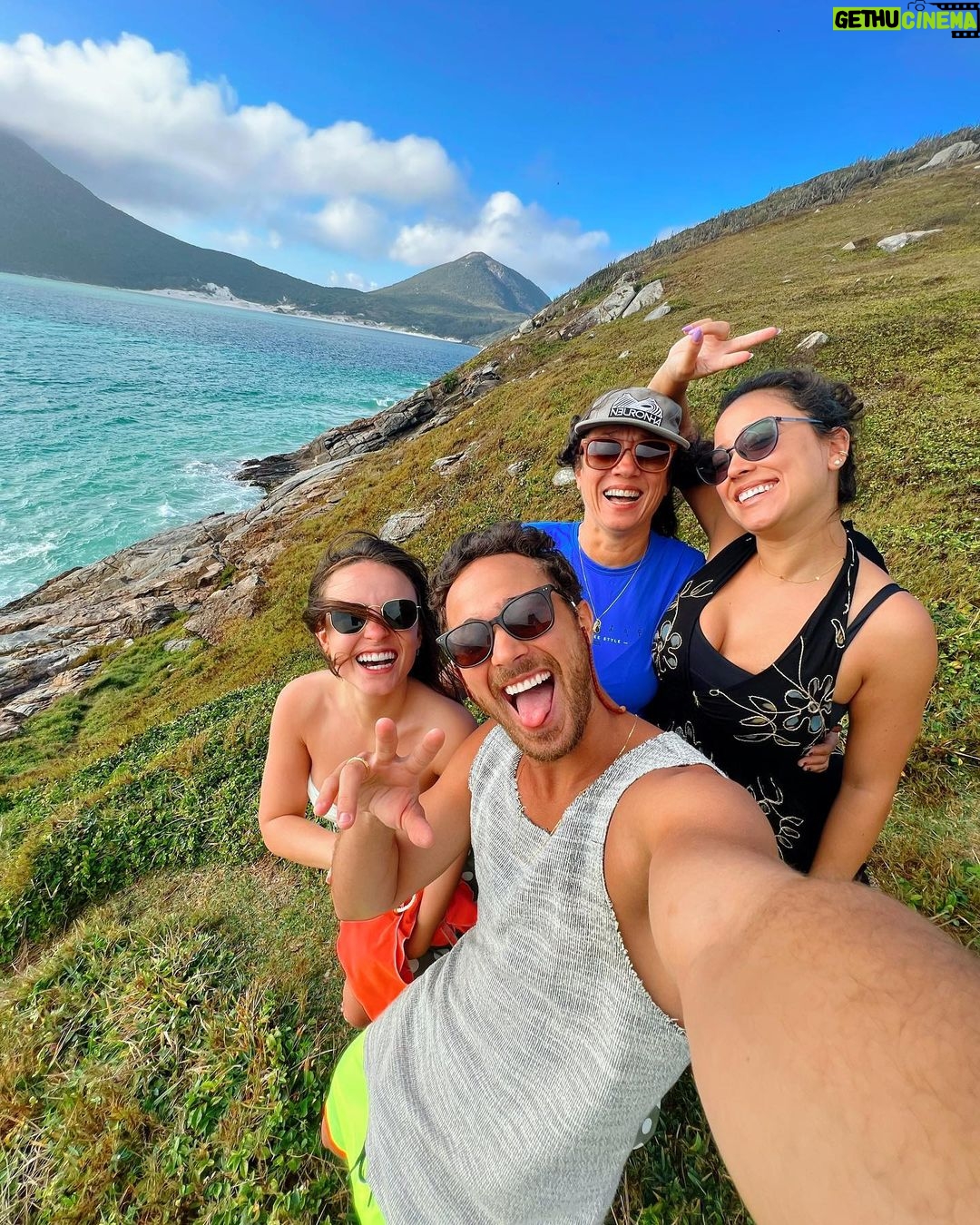 André Luiz Frambach Instagram - O amor está em todo lugar! Temos que sorrir e dizer sempre eu te amo pra alguém, a palavra tem poder e um eu te amo muda o mundo
